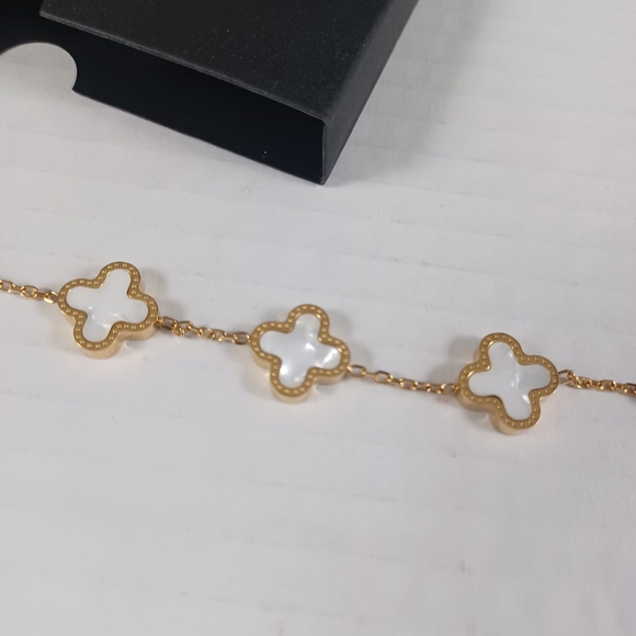 TICVRSS Lucky Clover Bracelet NEW Stainless Steel White & Gold Adult -8.5 Inches - Picture 6 of 10